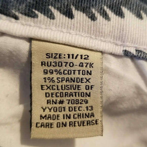 Cute distressed chevron print shorts. - Picture 5 of 7